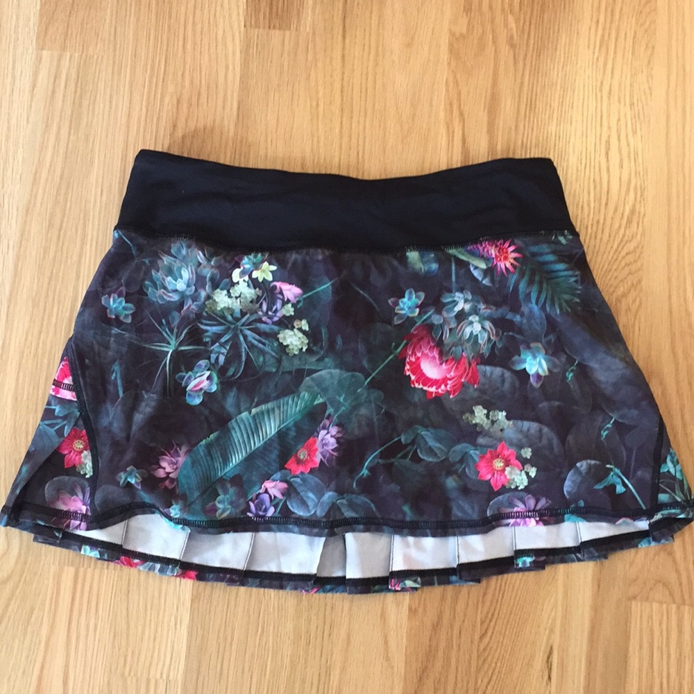 Lululemon Tennis Skirt- size S